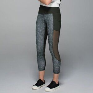 Lululemon High Times Pant *Luxtreme Mesh size 8 Gator Green